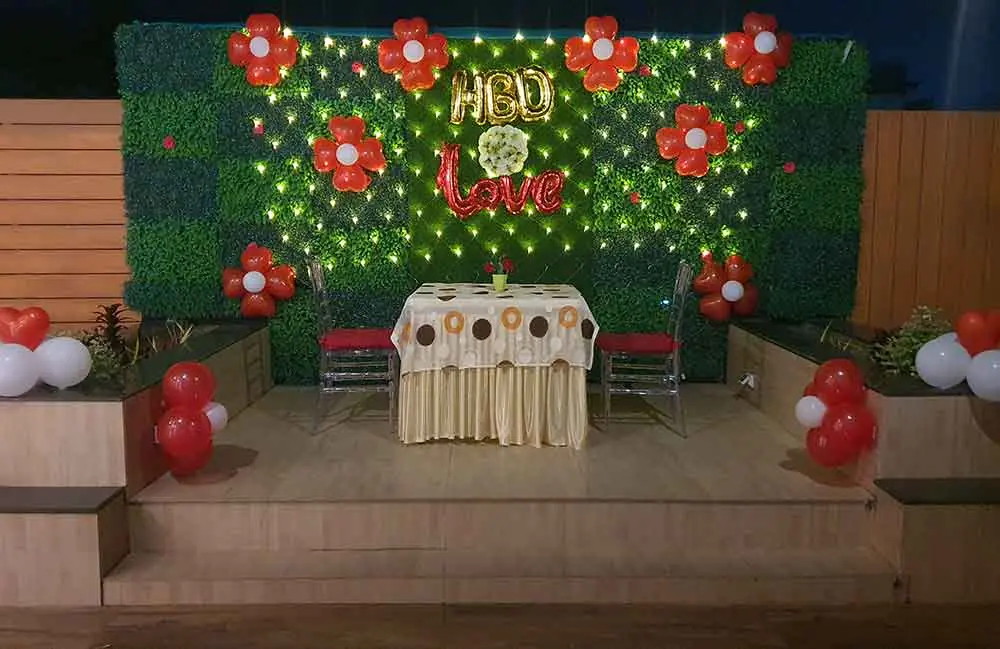 Sky Dine celebration decor